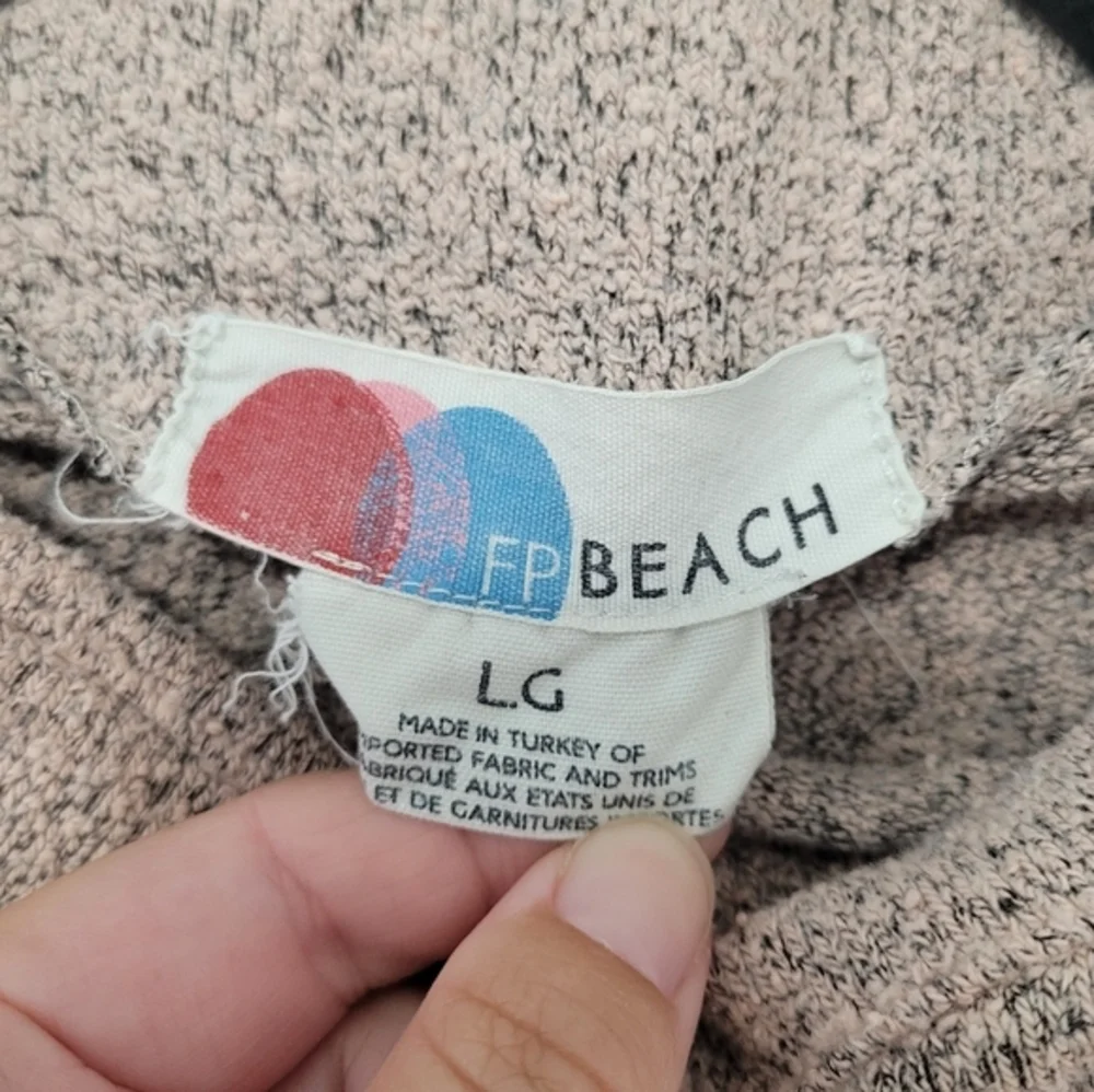 FP Beach Women's‎ Oversized Relaxed Fit Sweater Size L Cream Grey Neutral Comfy